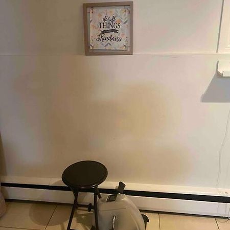 Beautiful Two Bedroom Apartment. Calgary Bagian luar foto