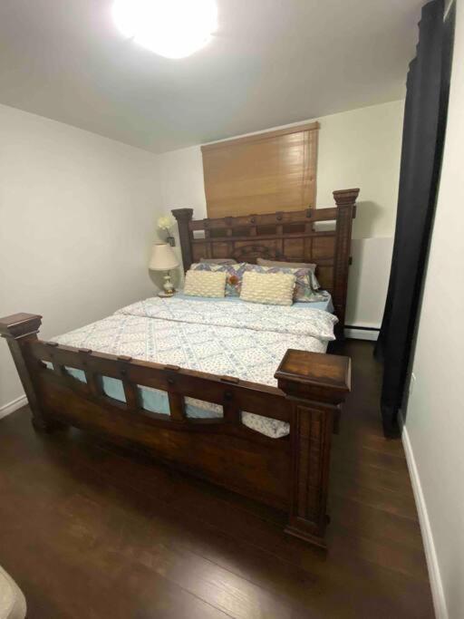 Beautiful Two Bedroom Apartment. Calgary Bagian luar foto